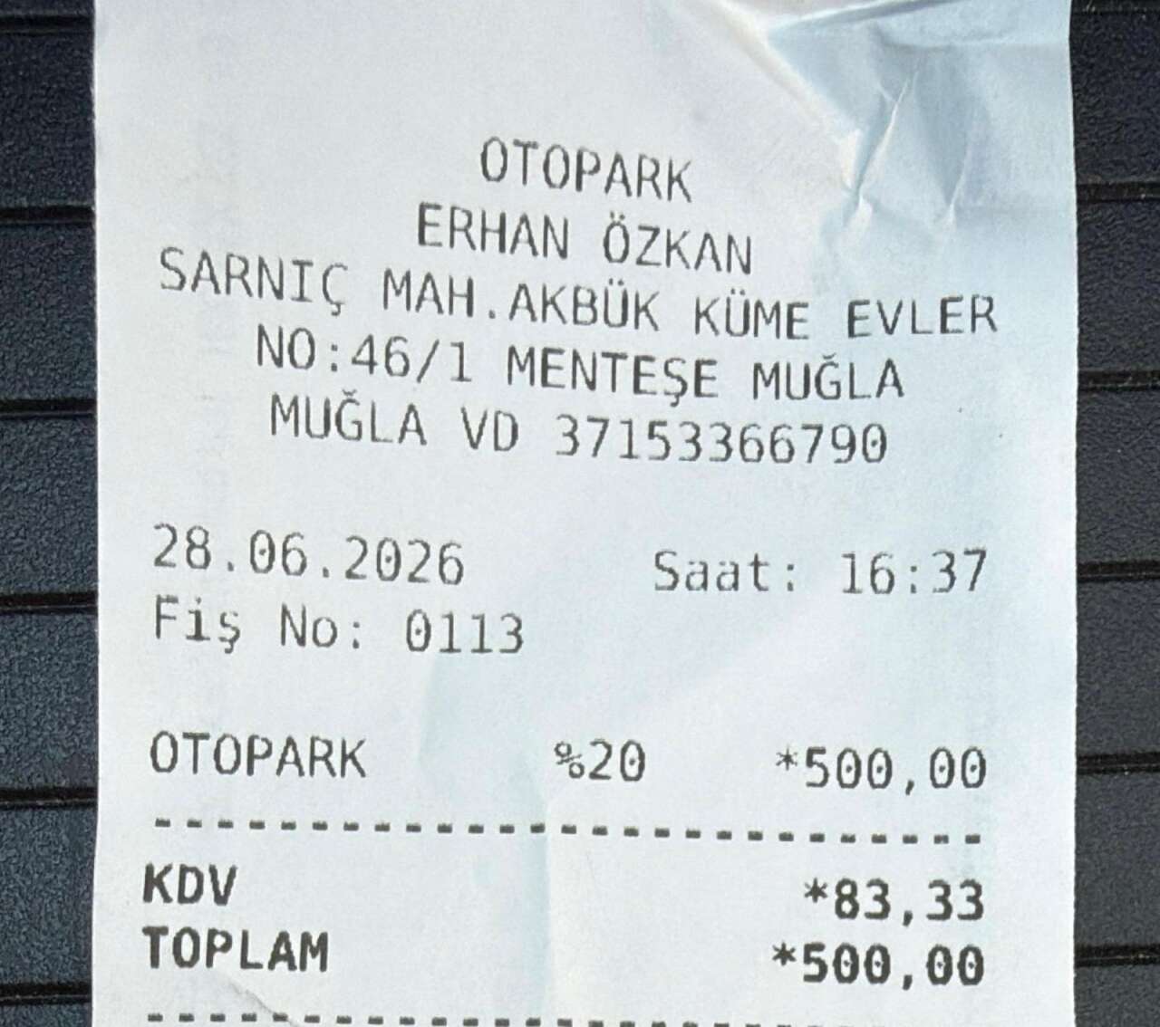 Akbük Koyu’nda Otopark Ücreti Tartışması: 500 TL’lik Fiyat Tepki Çekti 3